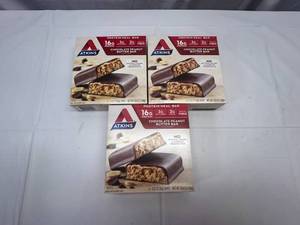 lot 47 image: MM. 3x 5-2.12oz Atkins Chocolate Peanut Butter Bar