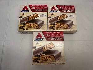 lot 48 image: MM. 3x 5-2.12oz Atkins Chocolate Peanut Butter Bar
