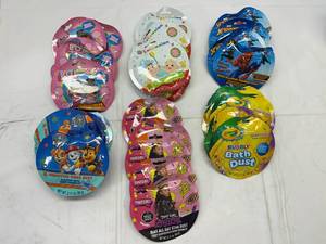 lot 73 image: LL. 30 Scented Bath Bomb Crumbles(5 of Each)