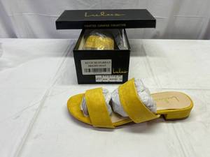 lot 119 image: Lulus-Size 6.5 Devin-Mustard