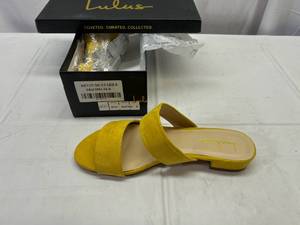 lot 121 image: Lulus-Size 6.5 Devin-Mustard