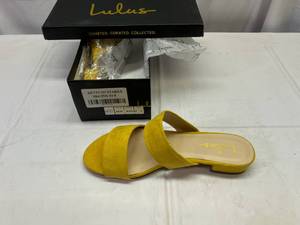 lot 122 image: Lulus-Size 6.5 Devin-Mustard