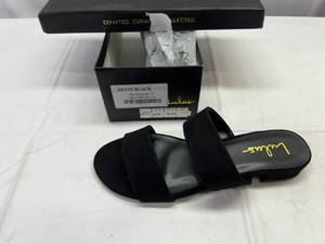 lot 125 image: Lulus-Size 7.5 Devin-Black