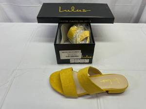 lot 130 image: Lulus-Size 5 Devin-Mustard