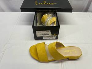 lot 134 image: Lulus-Size 5 Devin-Mustard