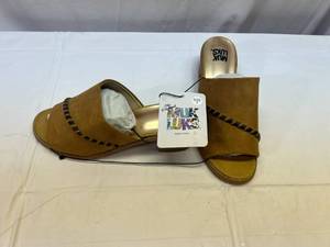 lot 137 image: Muk Luks Sandals-Size 7
