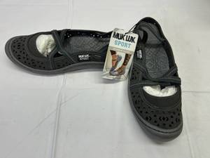 lot 144 image: Muk Luks Sport-Size 10