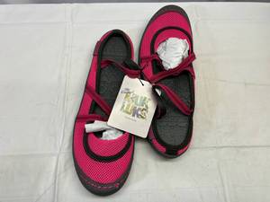 lot 236 image: Muk Luk Sport-Size 10
