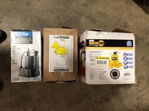 Lot of Assorted Pumps Various Models and Conditions     Customer Returns See Pictures