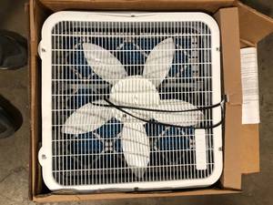 Lasko Air Flex 20 in. 3- Speed Air Purifier and Room Fan  Customer Returns See Pictures