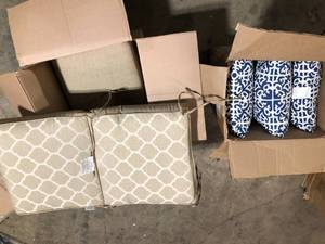 Lot of Assorted Cushions Various Models and Conditions   Customer Returns See Pictures