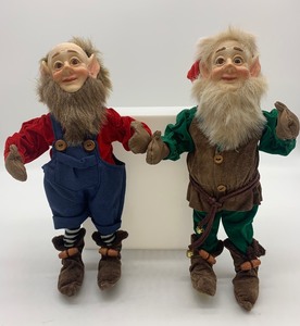 lot 118 image: POSSIBLE DREAMS LTD - Pair of Elves - Clothtique