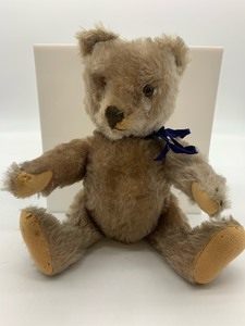 lot 125 image: Vintage Artisan BERG - German Mohair Jointed Bear