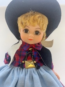 lot 58 image: Vintage MADAME ALEXANDER Doll - Texas - MIB