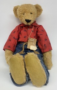 lot 89 image: Original Artisan DEE THORPE  Mohair Jointed Bear