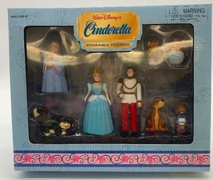 lot 73 image: WALT DISNEY Poseable Figurines - Cinderella - MIB