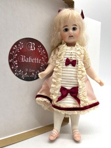 lot 6 image: Vintage DARLENE LANE - BABETTE - 2015 UFDC Doll