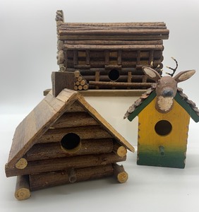 lot 158 image: WOOD BIRDHOUSES including Log Cabin - QTY 3
