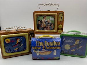 lot 137 image: HALLMARK - School Days (Set of 4) Lunch Boxes including Brady Bunch, Beatles and More