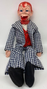 lot 152 image: Vintage Mortimer Snerd VENTRILOQUIST Doll