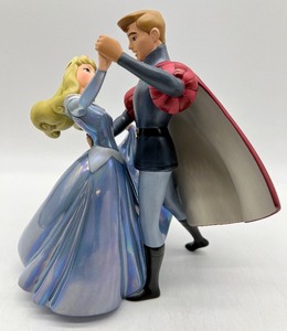 lot 16 image: Walt Disney Classics Collection Figurine - Sleeping Beauty - A DANCE IN THE CLOUDS