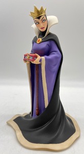 lot 20 image: Walt Disney Classics Collection Figurine - Snow White - BRING BACK HER HEART...