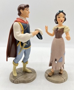 lot 21 image: Walt Disney Classics Collection Figurines - Snow White - IM WISHING FOR THE ONE I LOVE
