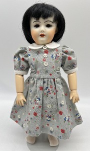 lot 199 image: Artisan Reproduction of French Bleuette Doll - Madelyn 2009