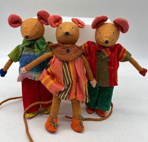 lot 205 image: Vintage Barbara Sansoni Mouse Family