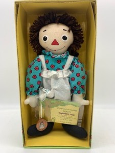 lot 257 image: RAGGEDY ANN - The Lucky Penny - LE - NIB