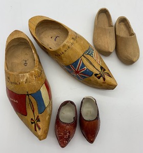 lot 249 image: VINTAGE Souvenir Klompen Clogs - Set of 3