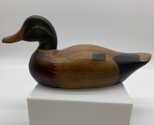 lot 236 image: WOOD Hand Carved Duck Decoy, Green Head