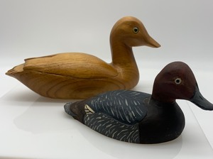 lot 239 image: WOOD Hand Carved Duck Decoys - Pair