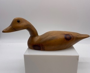 lot 240 image: BEAUTIFUL Hand Carved Wood Goose