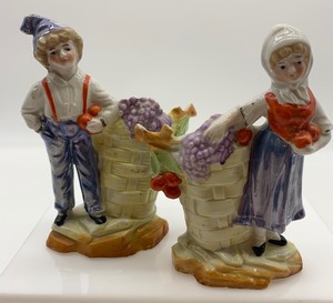 lot 179 image: Antique Vintage Porcelain Figurine Pair - Boy and Girl