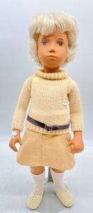 lot 24 image: SASHA Blonde Sweater Doll 1982