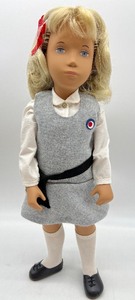 lot 25 image: SASHA Doll - School #114S MIB