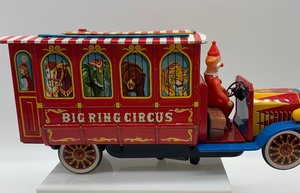 lot 271 image: Vintage BIG RING CIRCUS Tin Toy Truck