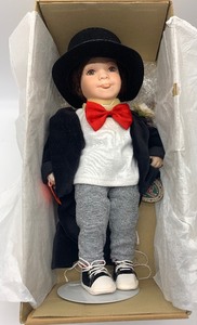 lot 289 image: GANZ Cottage Collectibles Doll, NIB, LE