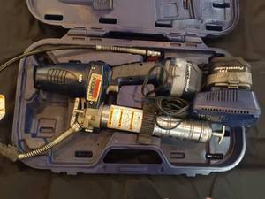 Lincoln - Power Luber 18v  -w- 2 Battery Chargers