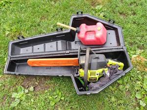 Poulan 2150 - Chainsaw -w- Case & Gas Can