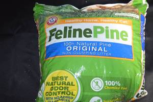 DAMAGED - Feline Pine 100% Natural Pine Original Non Clumping Cat Litter