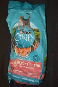 DAMAGED - Purina One Tender Selects Blend Cat Food - Salmon Recipe