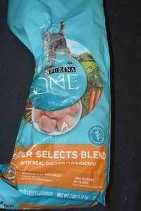 DAMAGED - Purina One Tender Selects Blend Cat Food - Chicken Recipe