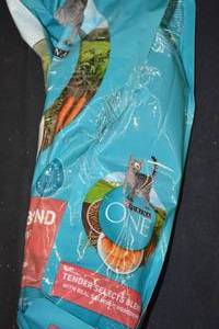 DAMAGED - Purina One Tender Selects Blend Cat Food - Salmon Recipe