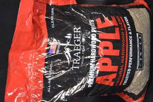DAMAGED - Bag of Traeger Premium Naturally Flavored Apple Hardwood Pellets for Barbecue