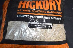 DAMAGED - Bag of Traeger Premium Naturally Flavored Hickory Hardwood Pellets for Barbecue
