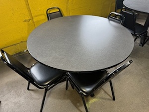 lot 22 image: Lunchroom Table 48 Diameter and Four Chairs