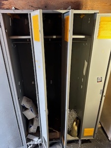 lot 33 image: Three Full Door Locker