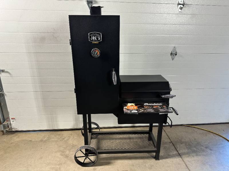 New Oklahoma Joe s Bandera Vertical Offset Smoker Grill New Oklahoma Joe s Smoker New Gas Fire Pit King Size Bed Vacuum Carpet Cleaner Candy Tools Patio Furniture Food Snacks Clothing Kitchen